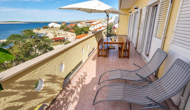 Cozy apartment in Kustici with WiFi