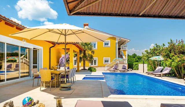 Cozy apartment in Labin with WiFi