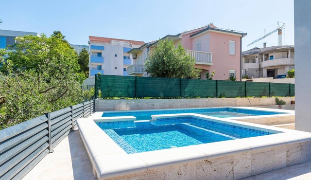 Cozy apartment in Podstrana with WiFi in Podstrana