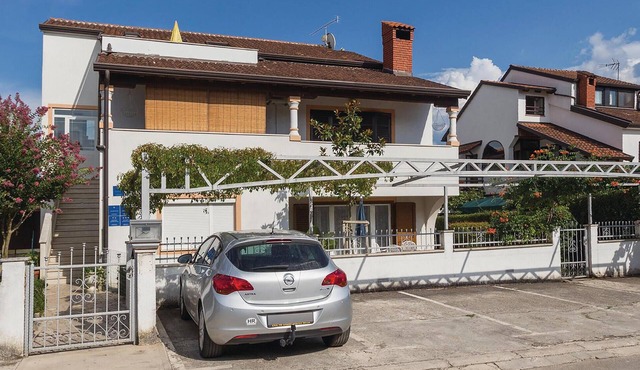 Cozy apartment in Porec with WiFi