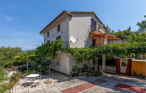 Cozy Apartment In Sveti Juraj With Wifi