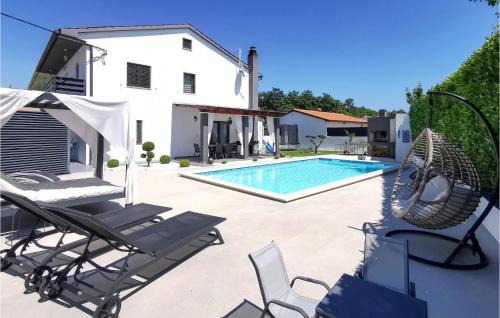 Cozy Apartment In Svetvincenat