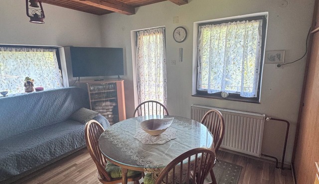 Cozy Chalet in Mriborsko Pohorje with AC comfort in Hoče