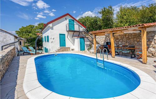 Cozy Home In Karlobag