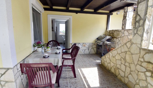Cozy house in Crveni Vrh near the sea
