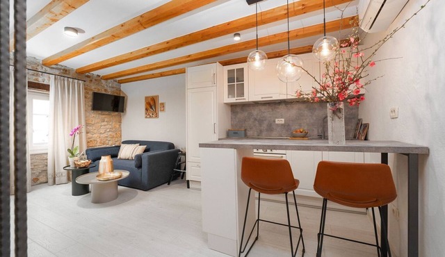 Cozy studio flat in the middle of the old town of Porec and only 50 metres to the Adriatic Sea in Porec