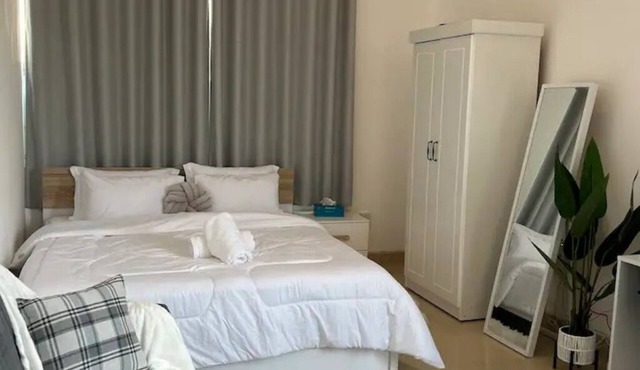 Cozy studio with WiFi and AC in lovely Abu Dhabi in Abu Dhabi