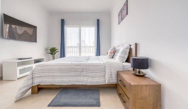 Cozy Two Bedrooms Apartment in the heart of Jumeirah Village Cercle in دبي