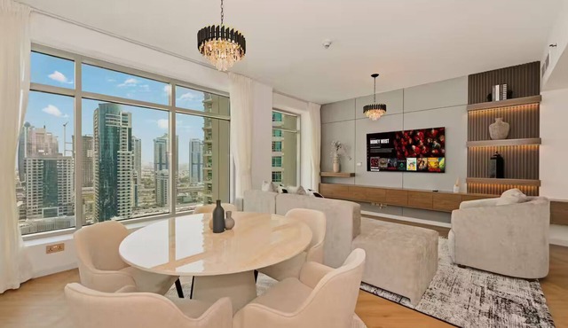 Curated High-Floor 2BR+Sofa Bed/Marina/Water View in Dubai