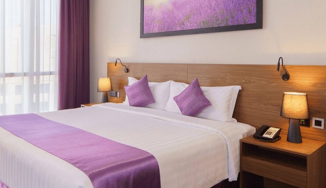 Deluxe | Park Regis BB | Pool + Spa, Business Bay Comfort, 4-Star in Dubai