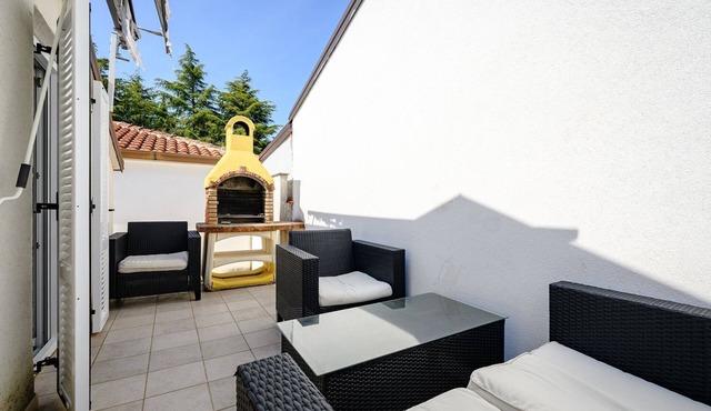 Dog-friendly apartment just 300 metres from the beach with washing machine