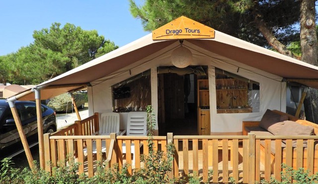 Drago Tours LODGE TENT Holiday Deluxe, Lanterna in Poreč