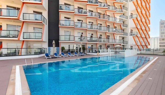 Dubai Al Jaddaf Apt Pool Gym Free Parking in Dubai