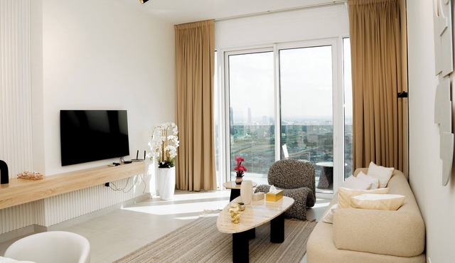 Dubai Frame & Skyline View 2BR – 42nd Floor, Pool & Gym in Dubai