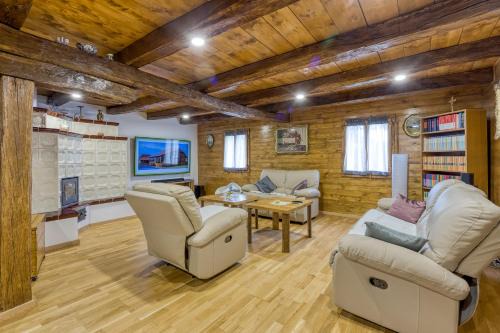 Eco House Lina With Hot Tub and Sauna - Happy Rentals in Lopatinec