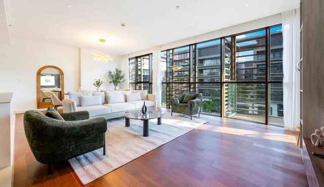 Elegant 3BR with Maids Room City Walk Dubai in Dubai