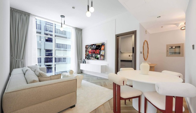 Elegant new 1BR in Arjan with Rooftop Pool in Dubai
