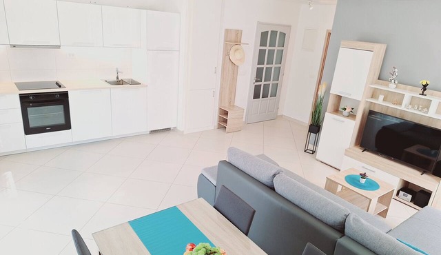 Enelani 2 apartment near the beach outdoor gym/table tennis/table football