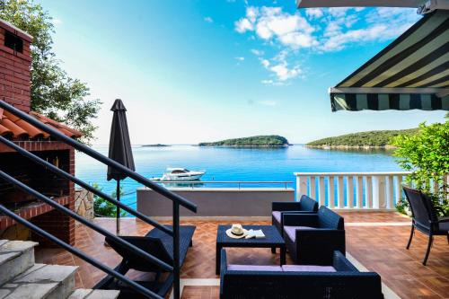 Extraordinary beach villa Becir