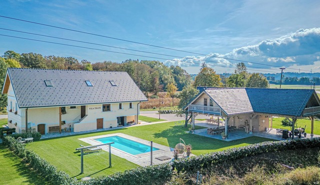 Family Barn Room w/Shared Pool Škedenj 3, Ljutomer, Slovenia in Ljutomer