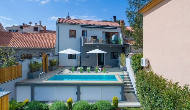 Family friendly house with a swimming pool Pula (K-26941) in Pula