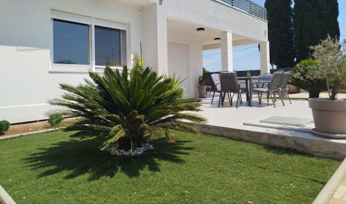 FAMILY VILLA WITH POOL-Peaceful Hvar Island Oasis