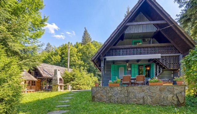 Fani's Riverside Home with Sauna & Beach - Happy Rentals in Kostel