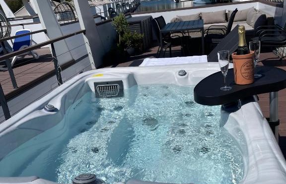 Floating Sea House MAREA in Piran