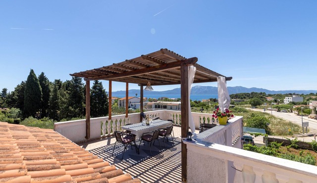 Four-bedroom apartment with terrace and sea view Sućuraj, Hvar (A-24563-a) in Sućuraj