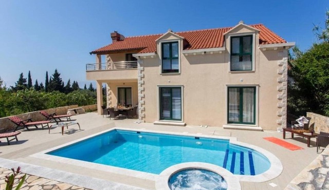 Four Bedroom Villa With Pool