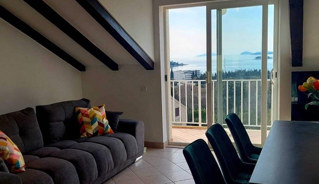 Golden horizon Cavtat - spacious 3-bedroom apartment fully AC