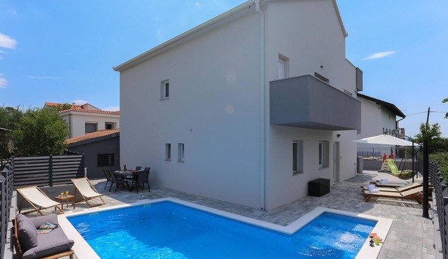 Gorgeous apartment in Kastel Kambelovac in Kastel Kambelovac
