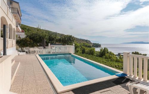 Gorgeous Apartment In Lokva Rogoznica
