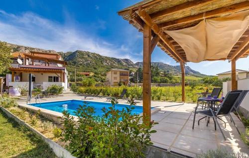 Gorgeous Apartment In Baska With Swimming Pool