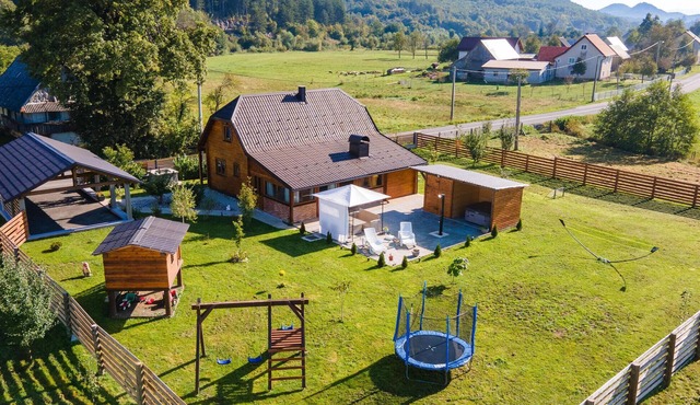 Gorgeous home in Gornje Pazariste with sauna