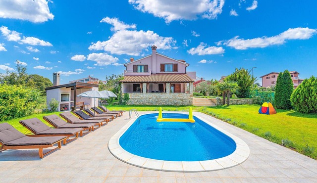 Gorgeous home in Bale in Bale