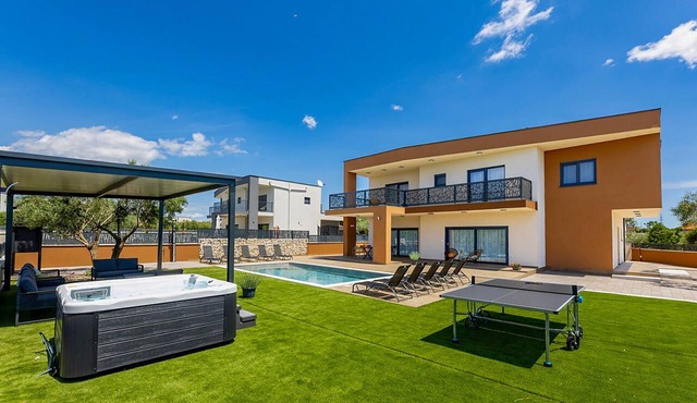 Gorgeous home in Galizana in Galizana