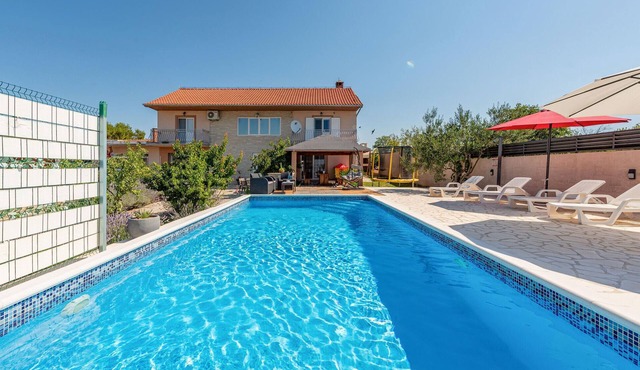 Gorgeous home in Lisicic