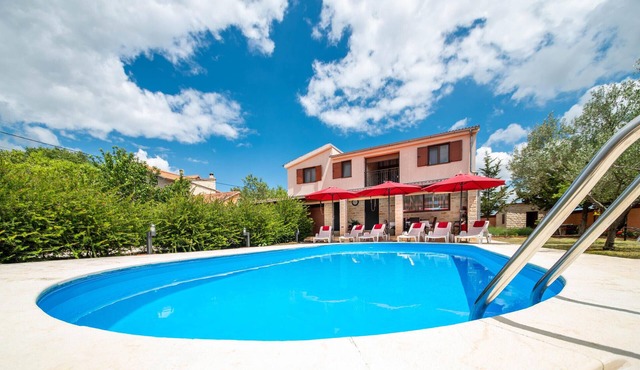 Gorgeous home in Lisicic