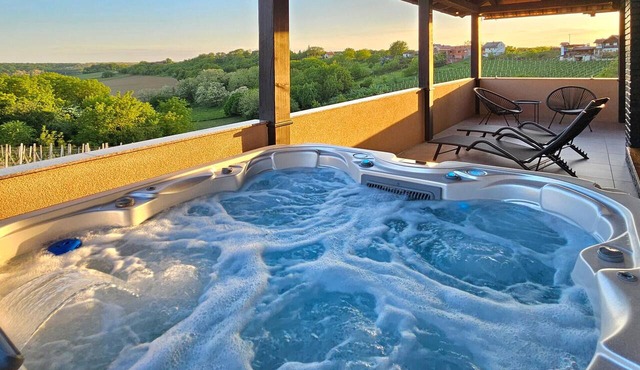 Gorgeous home in Maglenca with sauna