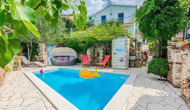 Gorgeous home in Maslenica in Maslenica