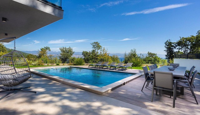 Gorgeous home in Opric