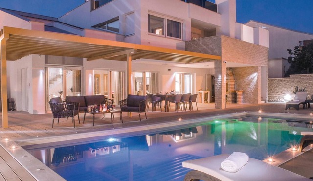 Gorgeous home in Pirovac in Pirovac