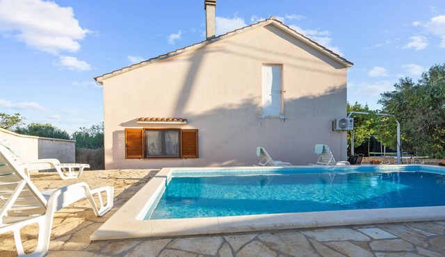 Gorgeous home in Tinj