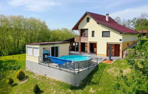 Gorgeous Home In Zigrovec With Sauna