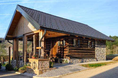 Granary SPA - Cabin with Pool, Sauna & Jacuzzi in Dolenjske Toplice