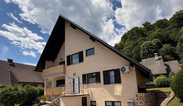Green Breeze House Mozirje - Cozy Nights & Hot Tub in Mozirje