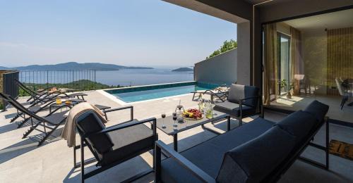 Green Sunrise Villa - Stunning Sea View Luxury Villa with Private Pool