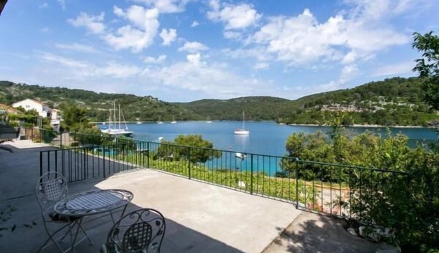 Guest House Busurelo - One Bedroom Apartment with Sea View