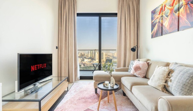 GuestReady - Modern 1BR | 19th Floor & City Views in Dubai